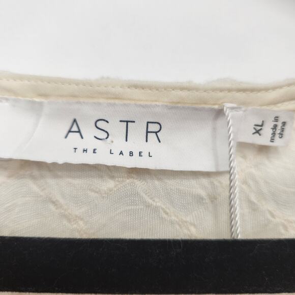NWT ASTR the Label Cream Long Sleeve Ruched Center Cropped Top Women's XL3we` - Picture 3 of 10